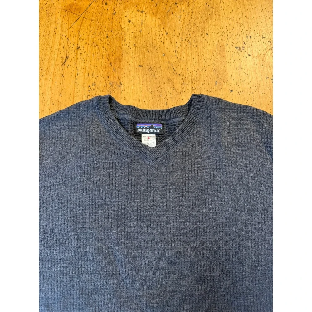 Patagonia Merino Wool XL V-Neck Waffle Knit Sweater Charcoal Grey Mens Pullover